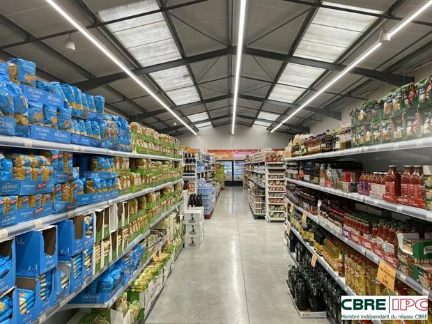 Commerce Location 40280 SAINT PIERRE DU MONT  