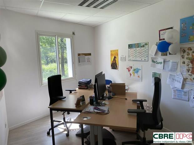 Bureau Location 40100 DAX  