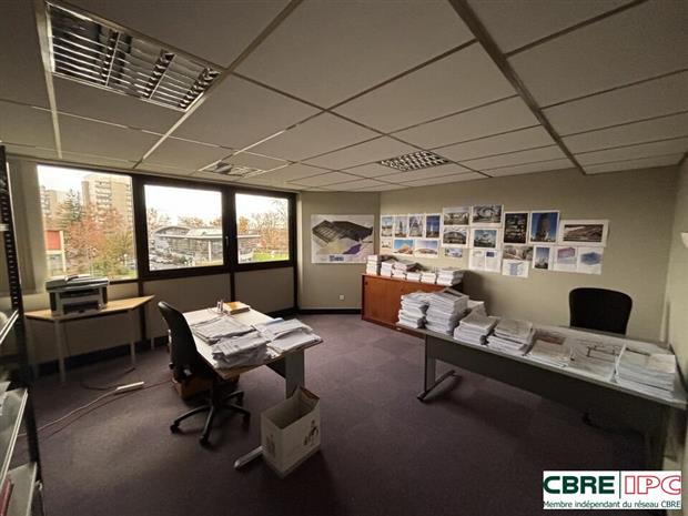 Bureau Location 64000 PAU  