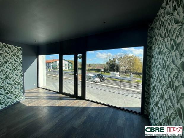 Commerce Location 64480 LARRESSORE  