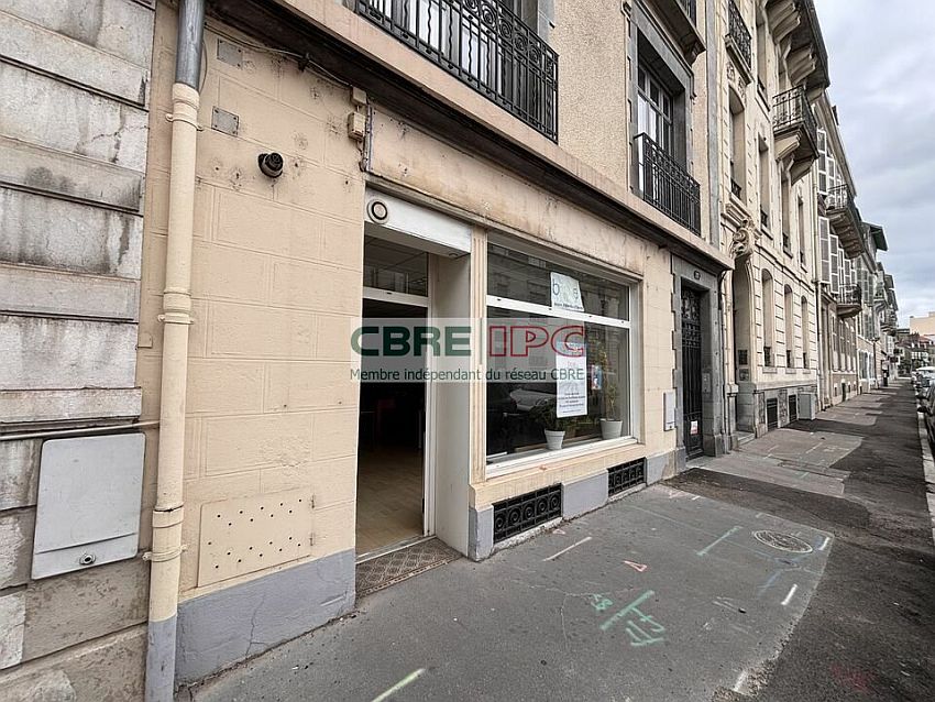 Commerce Location 64000 PAU  
