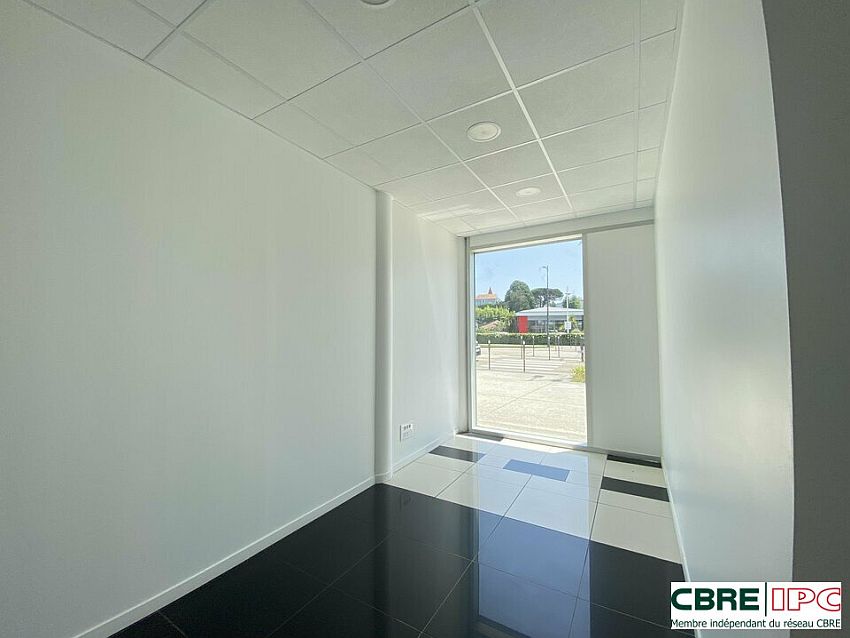 Commerce Location 64600 ANGLET  