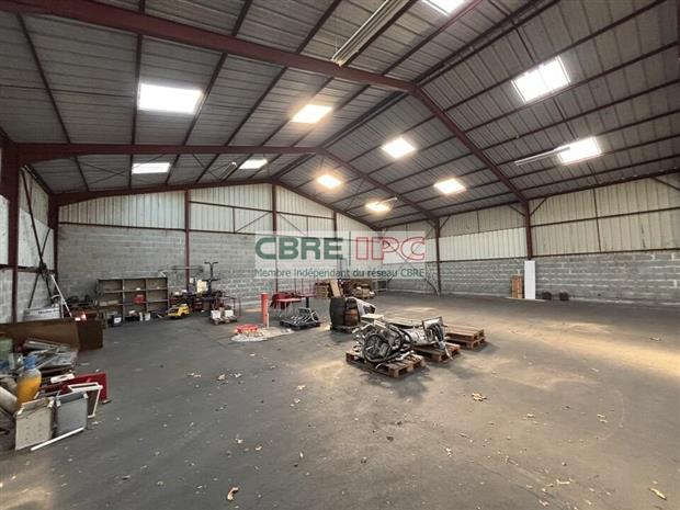 Entrepôt / Local d'activités Vente 64420 ARTIGUELOUTAN  