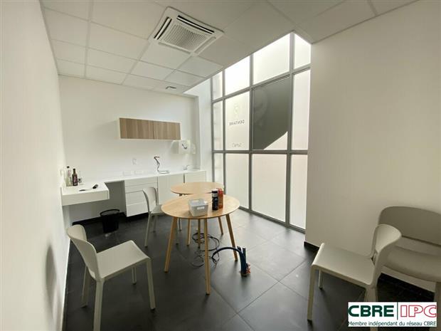 Commerce Location 64100 BAYONNE  