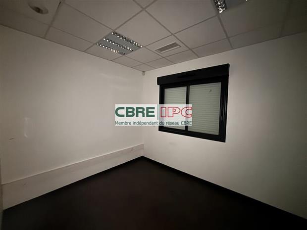 Local d'activités Location 64160 MORLAÀS  