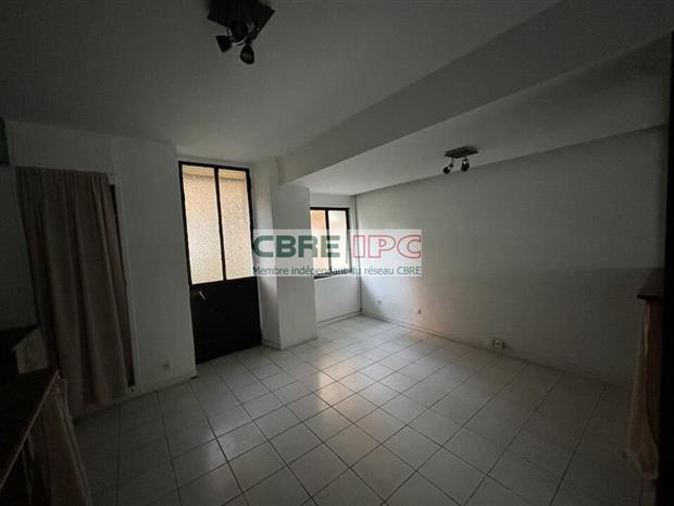 Commerce Location 64000 PAU  