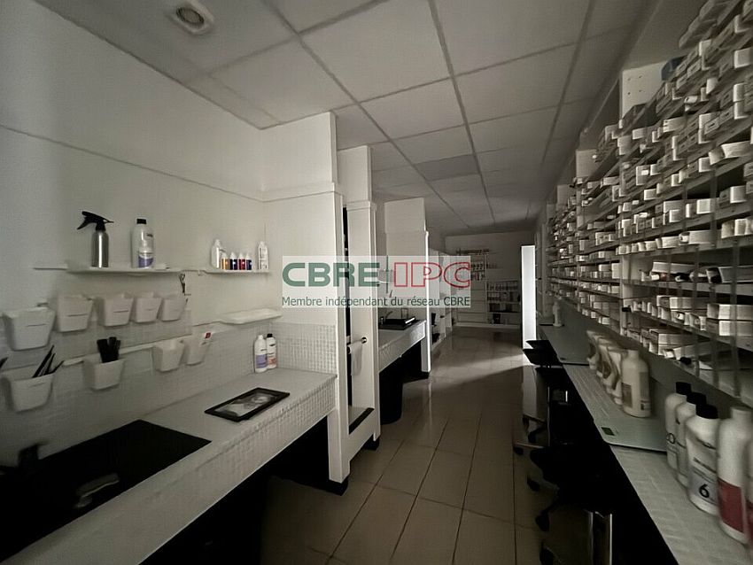 Commerce Location 64000 PAU  