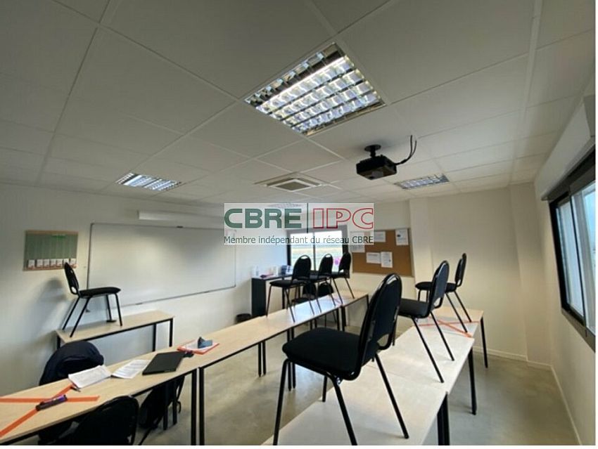 Entrepôt / Local d'activités Vente 64230 SAUVAGNON  