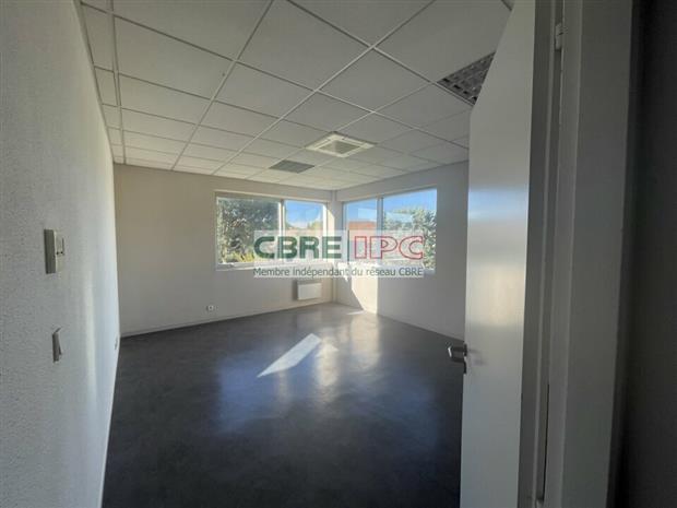 Bureau Location 64140 LONS  