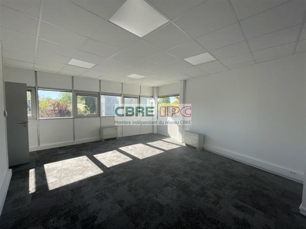 Bureau Location 64000 PAU  