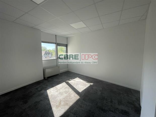Bureau Location 64000 PAU  