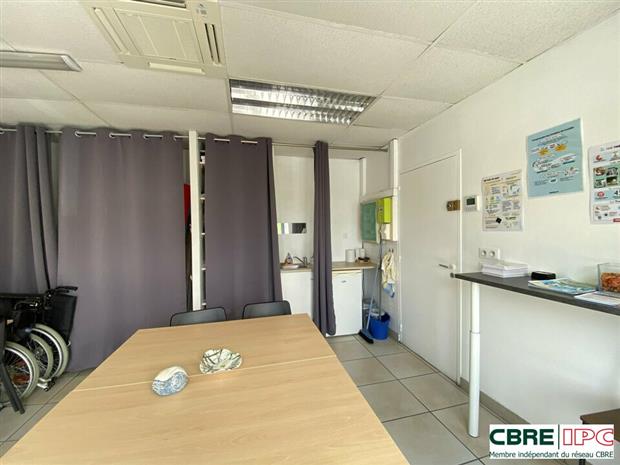Commerce Location 64990 SAINT PIERRE D IRUBE  