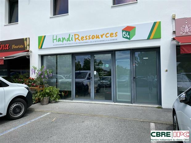 Commerce Location 64990 SAINT PIERRE D IRUBE  