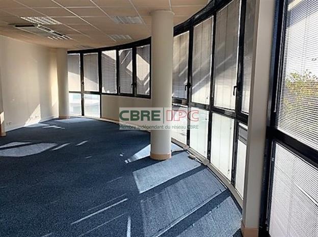 Bureau Location 64000 PAU  