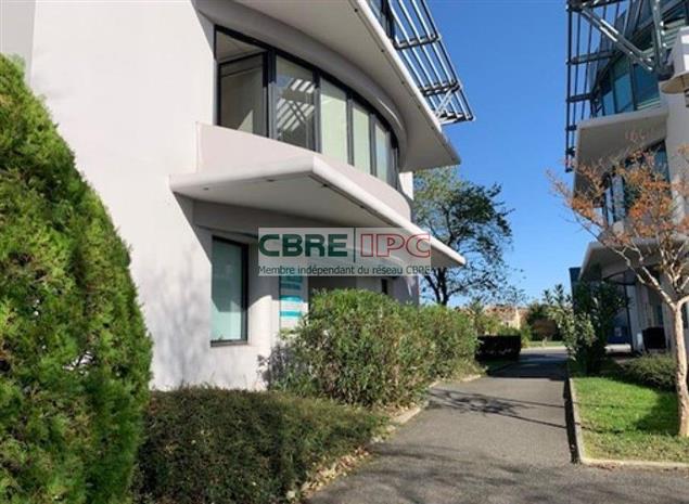 Bureau Location 64000 PAU  