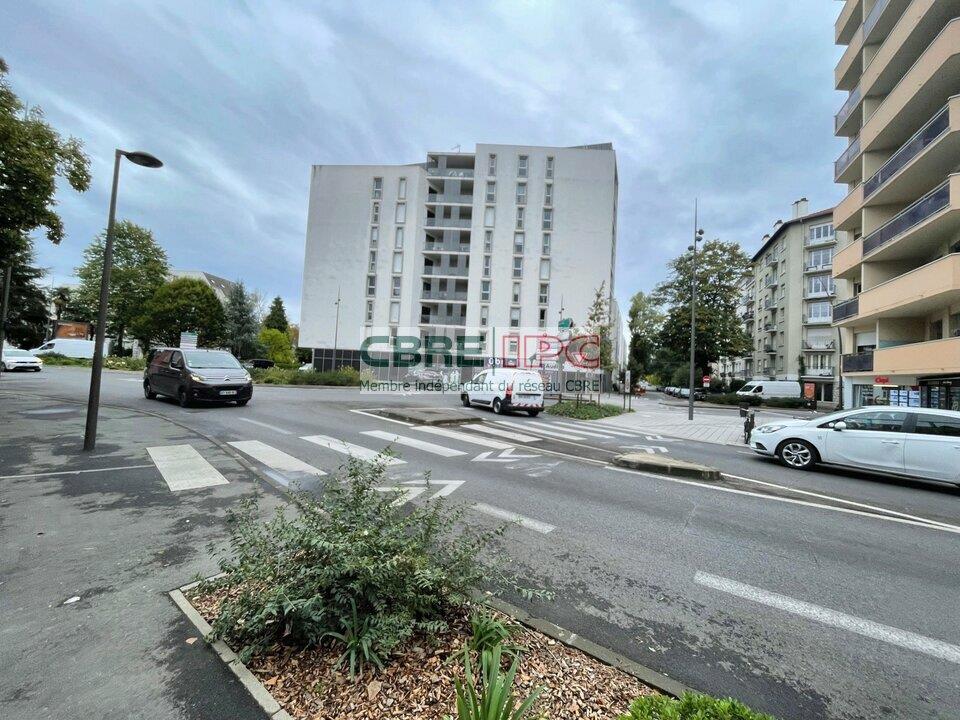Commerce Location 64000 PAU  