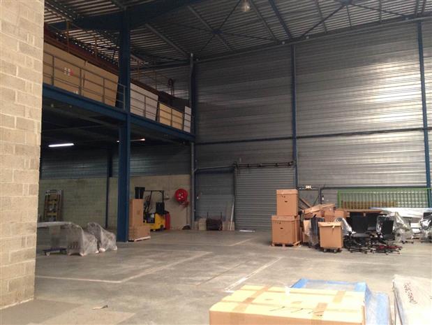 Entrepôt / Local d'activités Vente/Location 77165 ST SOUPPLETS