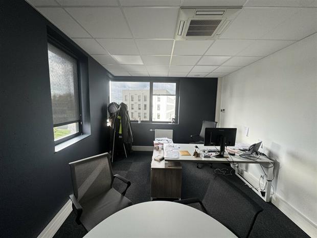 Bureau Location 57530 ARS LAQUENEXY