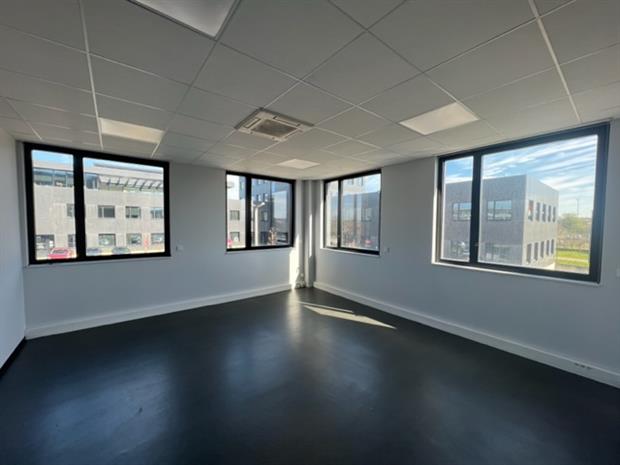 Bureau Location 57070 METZ