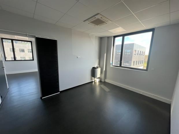 Bureau Location 57070 METZ