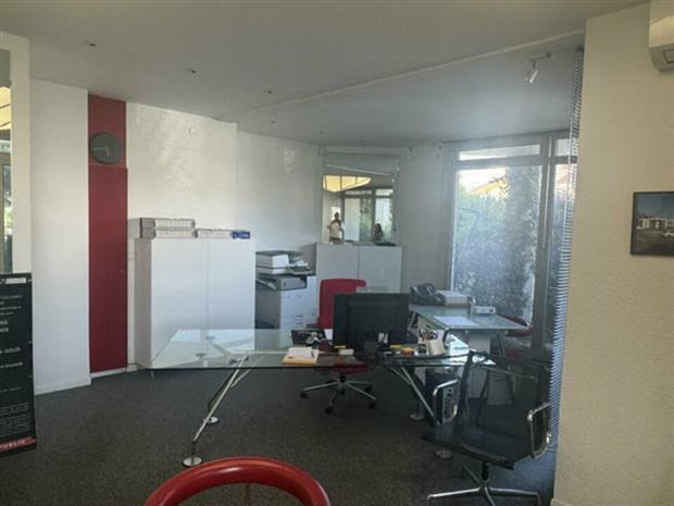 Bureau Location 57155 MARLY
