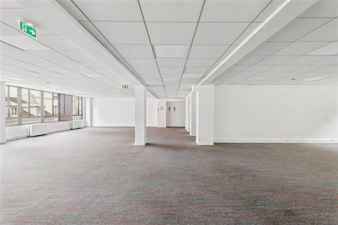 Bureau Location 92200 NEUILLY SUR SEINE 32 AVENUE CHARLES DE GAULLE