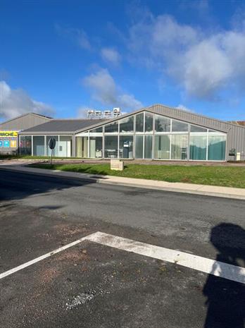 Commerce Location 17120 COZES