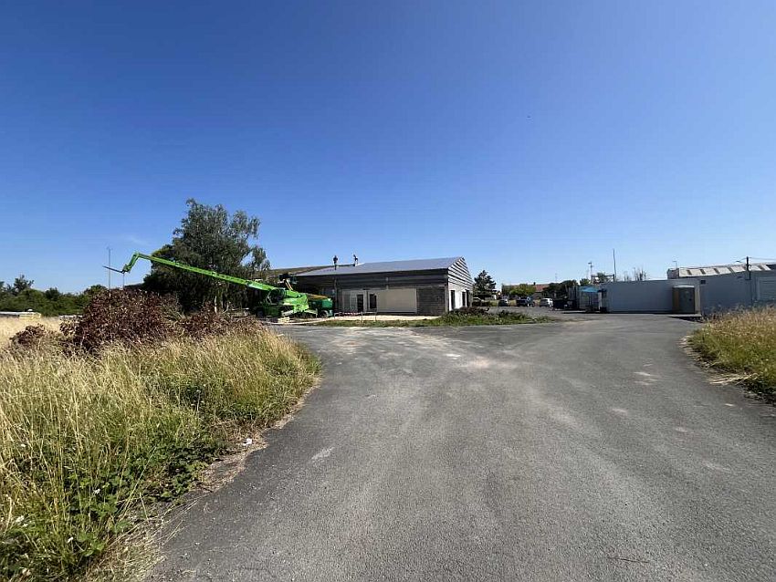 Local d'activités Location 17430 TONNAY CHARENTE 4 AVENUE DU PONT NEUF