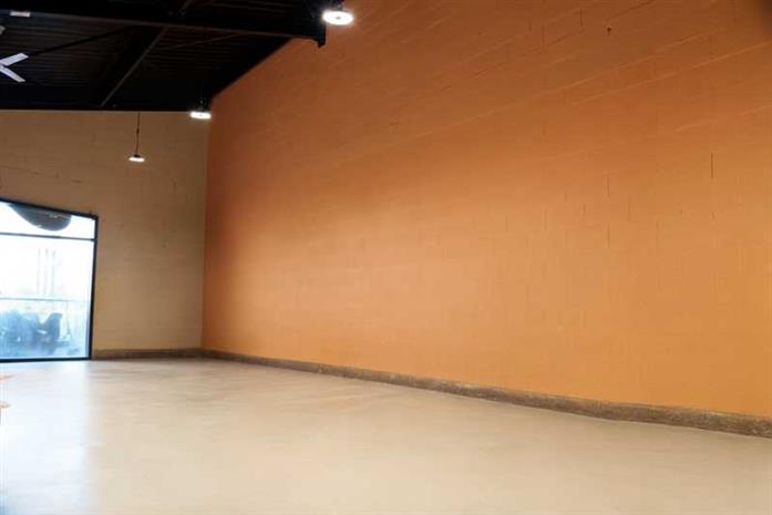 Commerce Location 17200 ROYAN 96 BOULEVARD DE LA MARNE