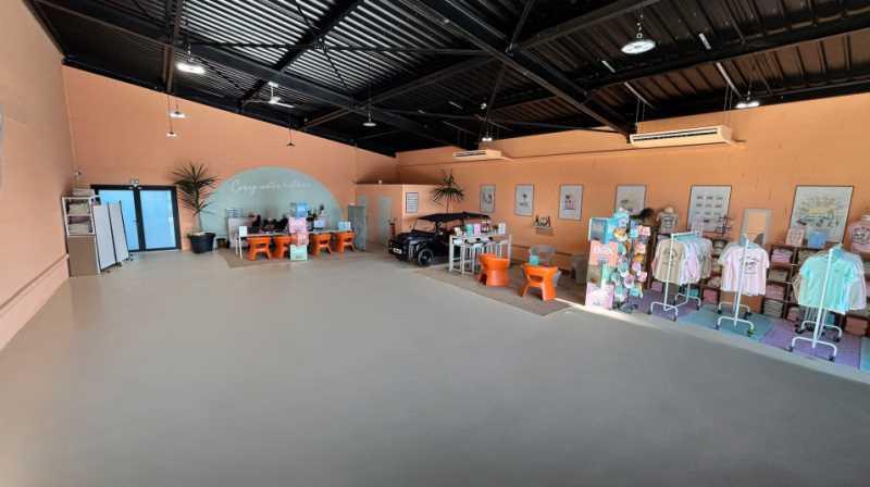 Commerce Location 17200 ROYAN
