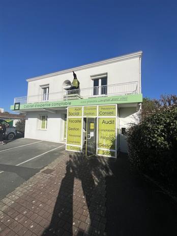 Bureau Location 17000 LA ROCHELLE
