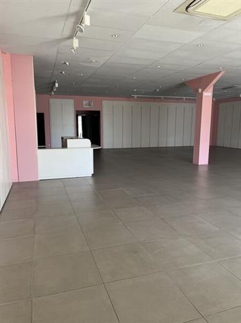 Commerce Location 17200 ROYAN