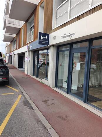 Commerce Location 17000 LA ROCHELLE