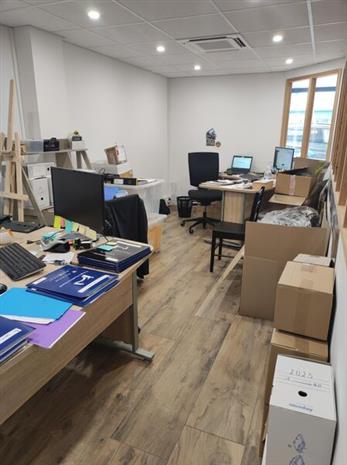 Commerce Location 17000 LA ROCHELLE