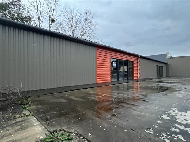 Commerce Location 36300 LE BLANC