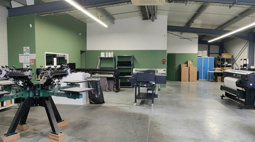Commerce Vente 79400 AZAY LE BRULE