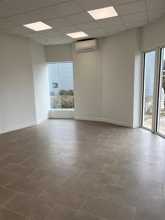 Commerce Location 79000 BESSINES