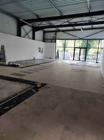 Commerce Location 79000 BESSINES