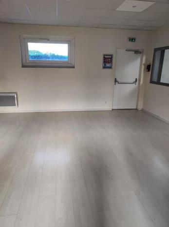 Local d'activités Location 79000 BESSINES