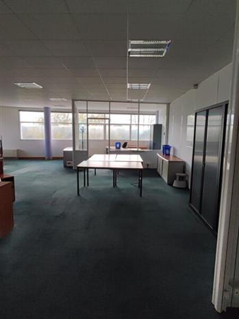 Bureau Vente 79180 CHAURAY