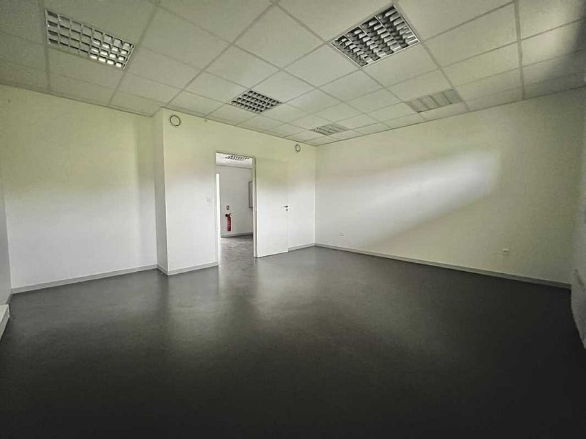 Bureau Location 86000 POITIERS  AVENUE DU 8 MAI 1945