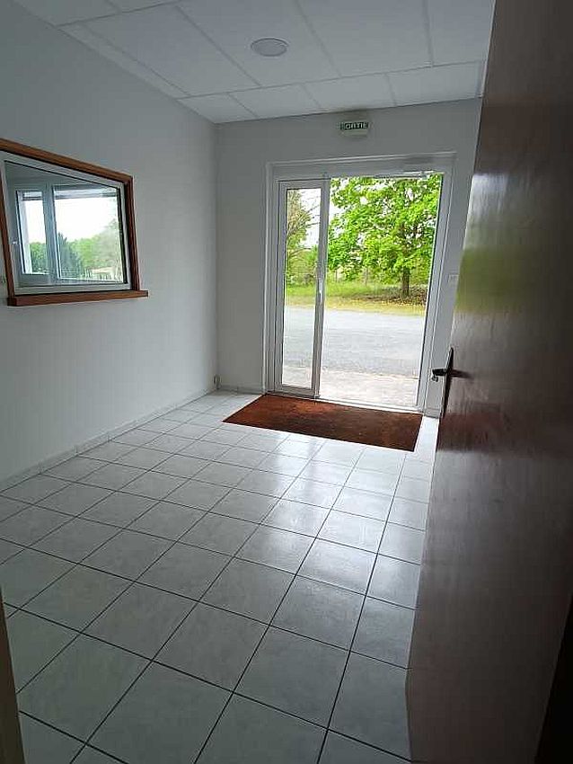 Local d'activités Location 86130 SAINT GEORGES LES BAILLARGEAUX