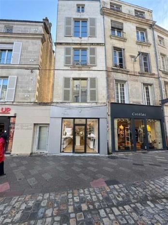 Commerce Location 86000 POITIERS