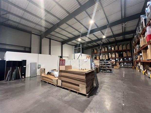 Local d'activités Vente/Location 86130 DISSAY