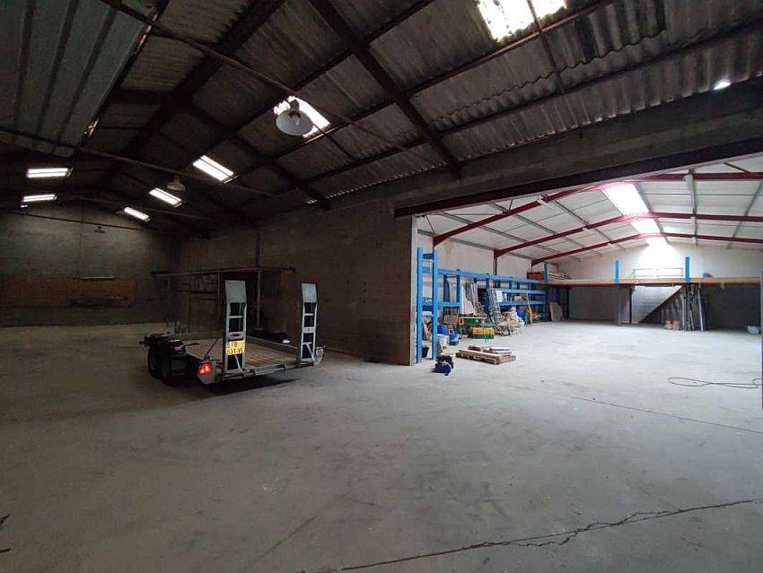 Local d'activités Location 86340 ROCHES PREMARIE ANDILLE