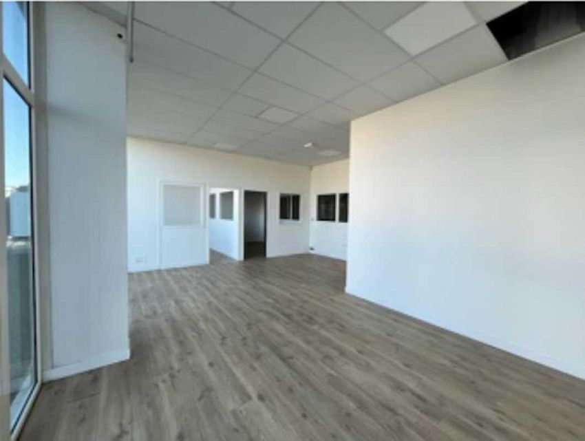 Bureau Vente 86360 CHASSENEUIL DU POITOU