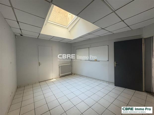 Commerce Location 86000 POITIERS