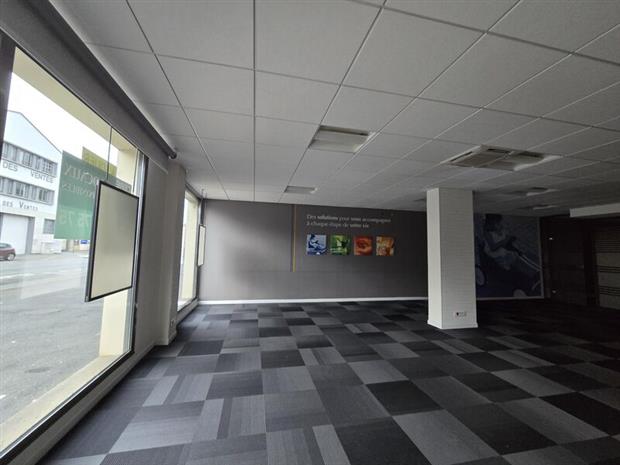 Commerce Location 86000 POITIERS