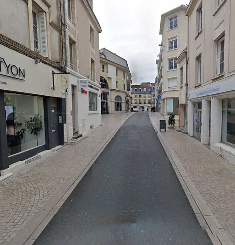 Commerce Location 86000 POITIERS 19 RUE DU PETIT BONNEVEAU