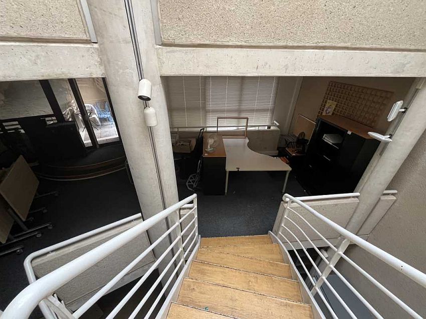 Commerce Location 86000 POITIERS  PLACE CHARLES DE GAULLE
